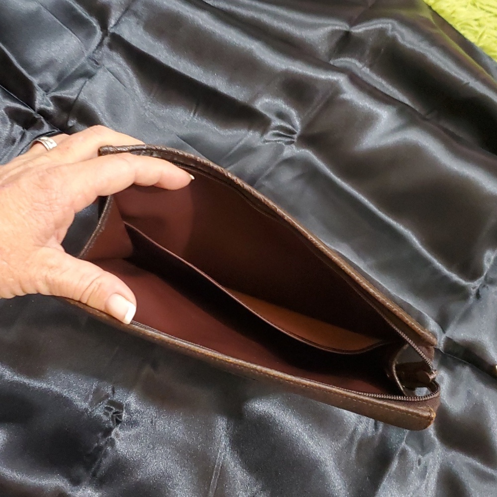 Authentic Burberrys Clutch Bag - Picture 8 of 10
